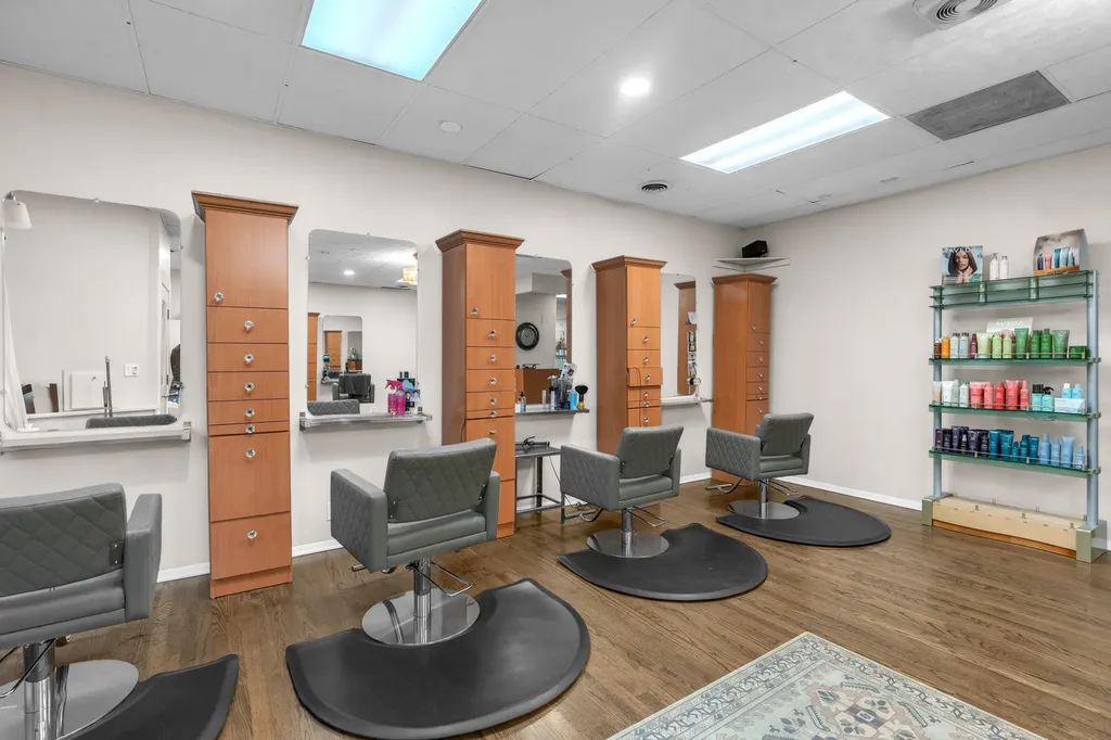 6001 North Nina Avenue Chicago IL 60631