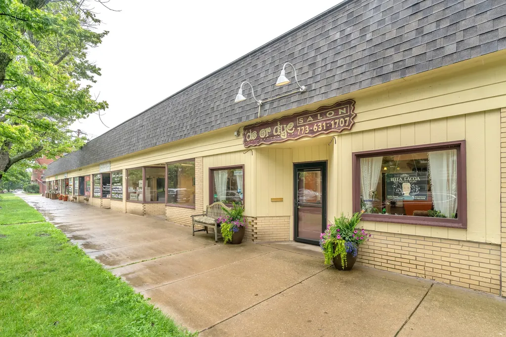6001 North Nina Avenue Chicago IL 60631