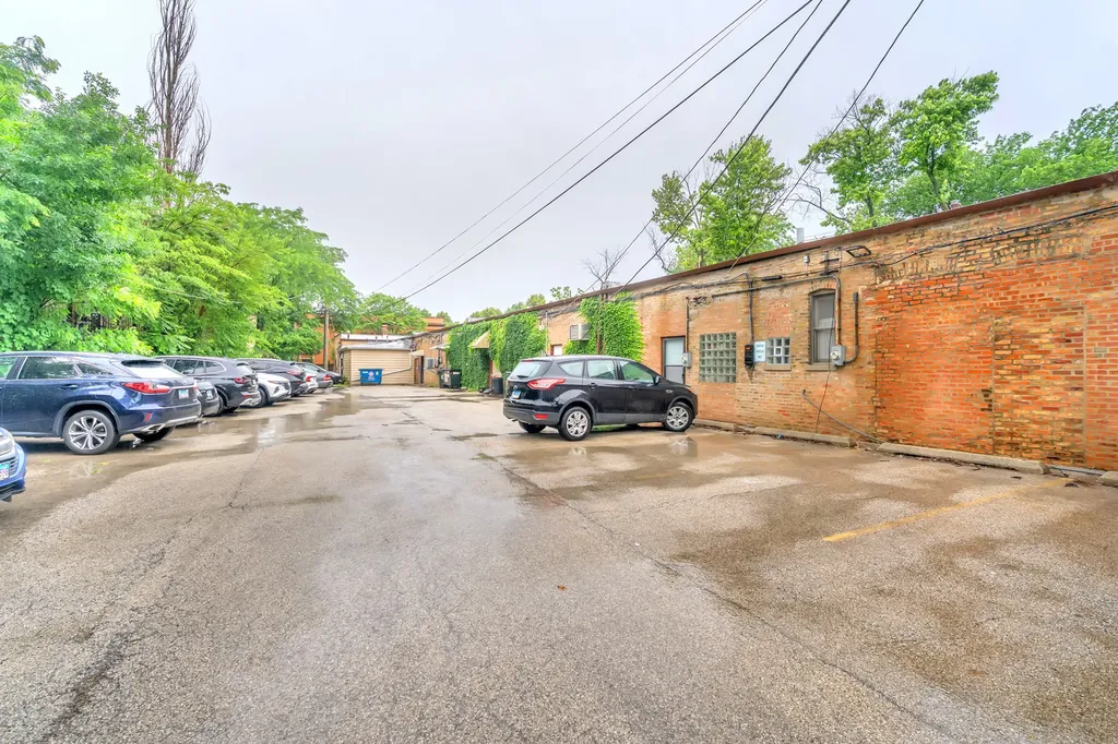 6001 North Nina Avenue Chicago IL 60631