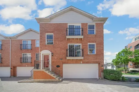 101 South Evergreen Avenue Arlington Heights IL 60005