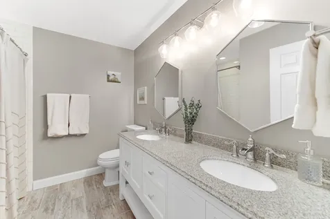 101 South Evergreen Avenue Arlington Heights IL 60005