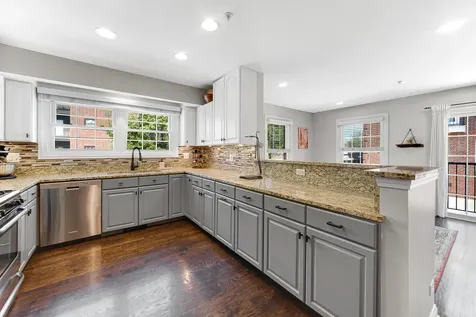 101 South Evergreen Avenue Arlington Heights IL 60005