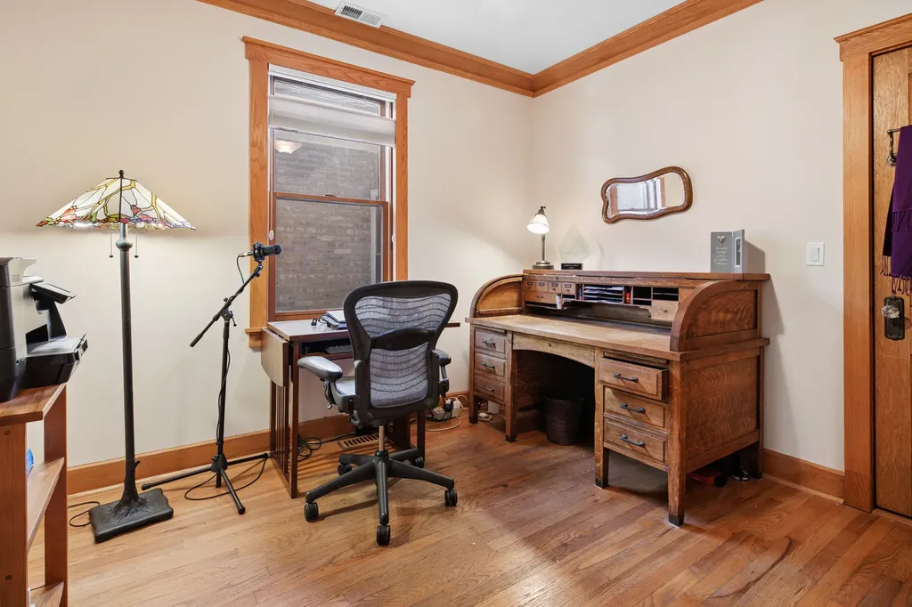 4922 North Tripp Avenue Chicago IL 60630
