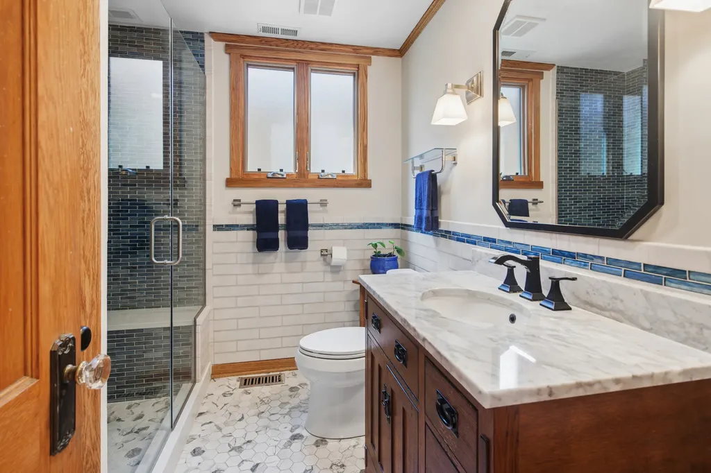 4922 North Tripp Avenue Chicago IL 60630