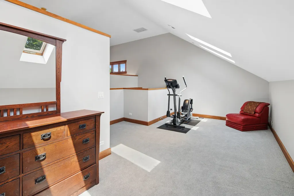 4922 North Tripp Avenue Chicago IL 60630