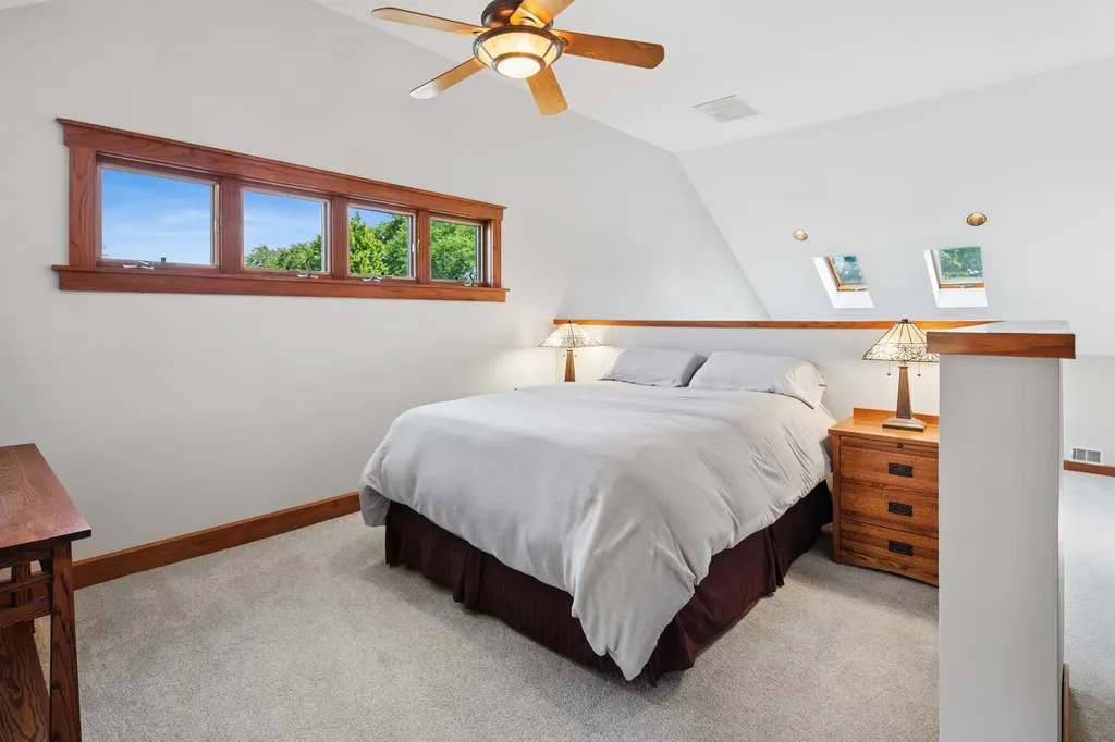 4922 North Tripp Avenue Chicago IL 60630