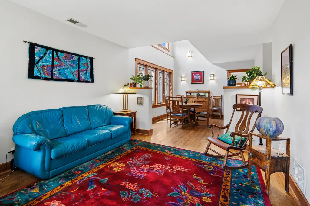 4922 North Tripp Avenue Chicago IL 60630