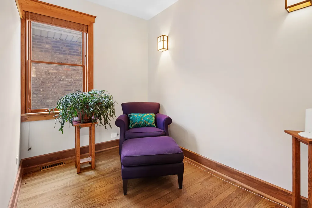 4922 North Tripp Avenue Chicago IL 60630