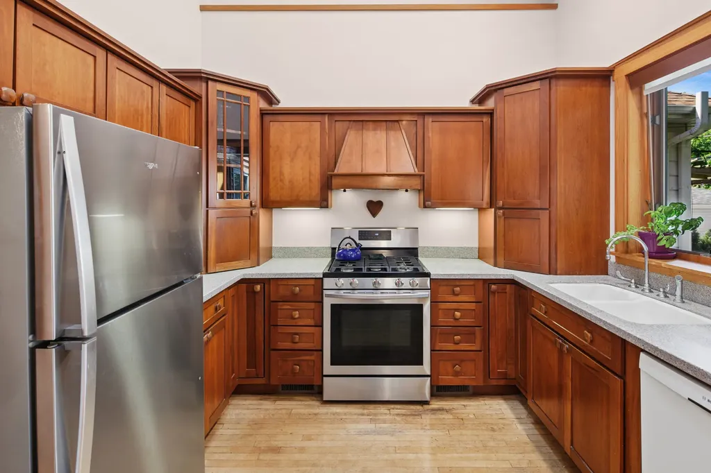 4922 North Tripp Avenue Chicago IL 60630