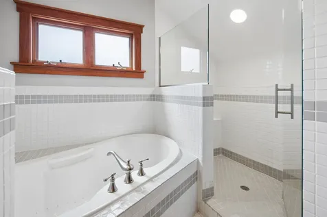 4922 North Tripp Avenue Chicago IL 60630