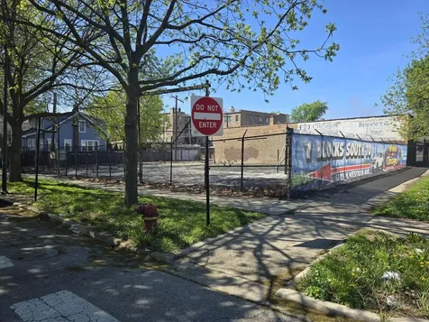 6936 North Western Avenue Chicago IL 60645