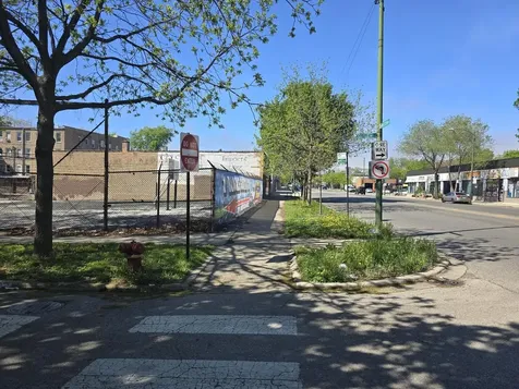 6936 North Western Avenue Chicago IL 60645