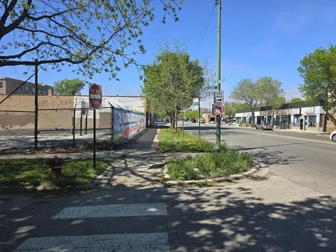 6936 North Western Avenue Chicago IL 60645