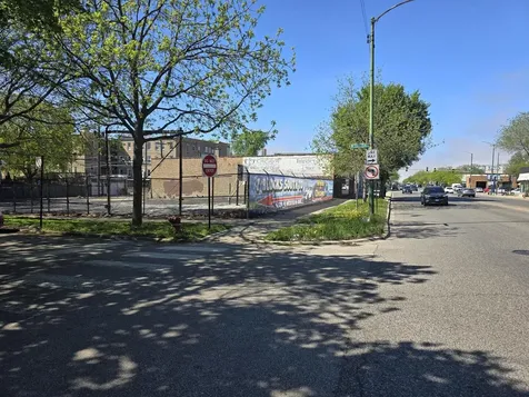 6936 North Western Avenue Chicago IL 60645