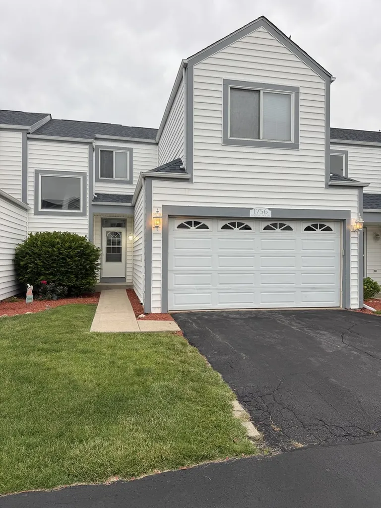 1756 Waters Edge Drive Minooka IL 60447