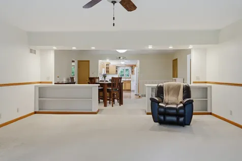 1952 Larod Drive Dixon IL 61021