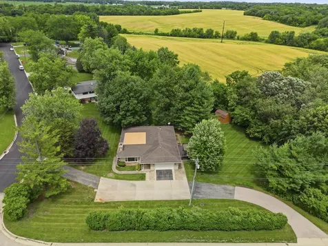 1952 Larod Drive Dixon IL 61021