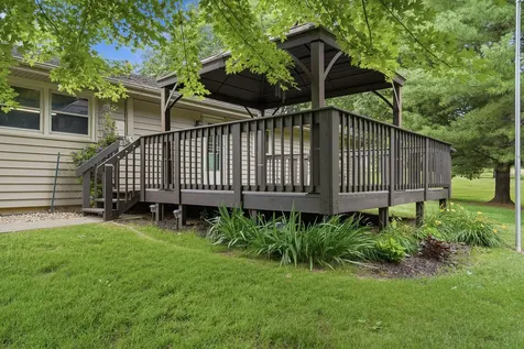 1952 Larod Drive Dixon IL 61021