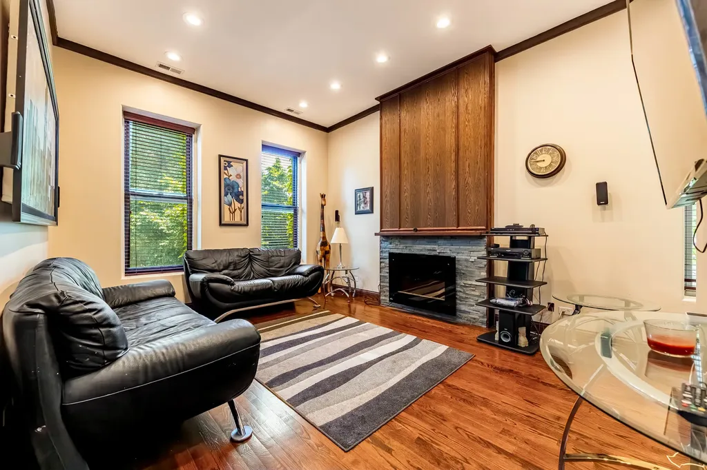 4126 South Lake Park Avenue Chicago IL 60653