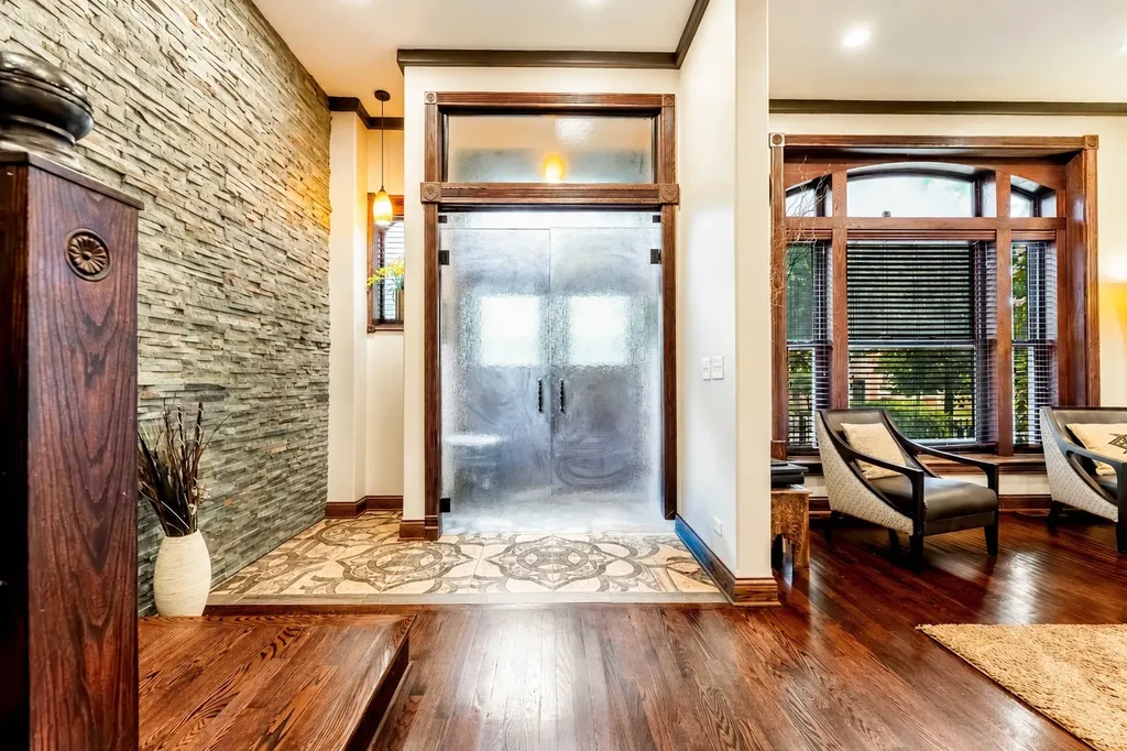 4126 South Lake Park Avenue Chicago IL 60653