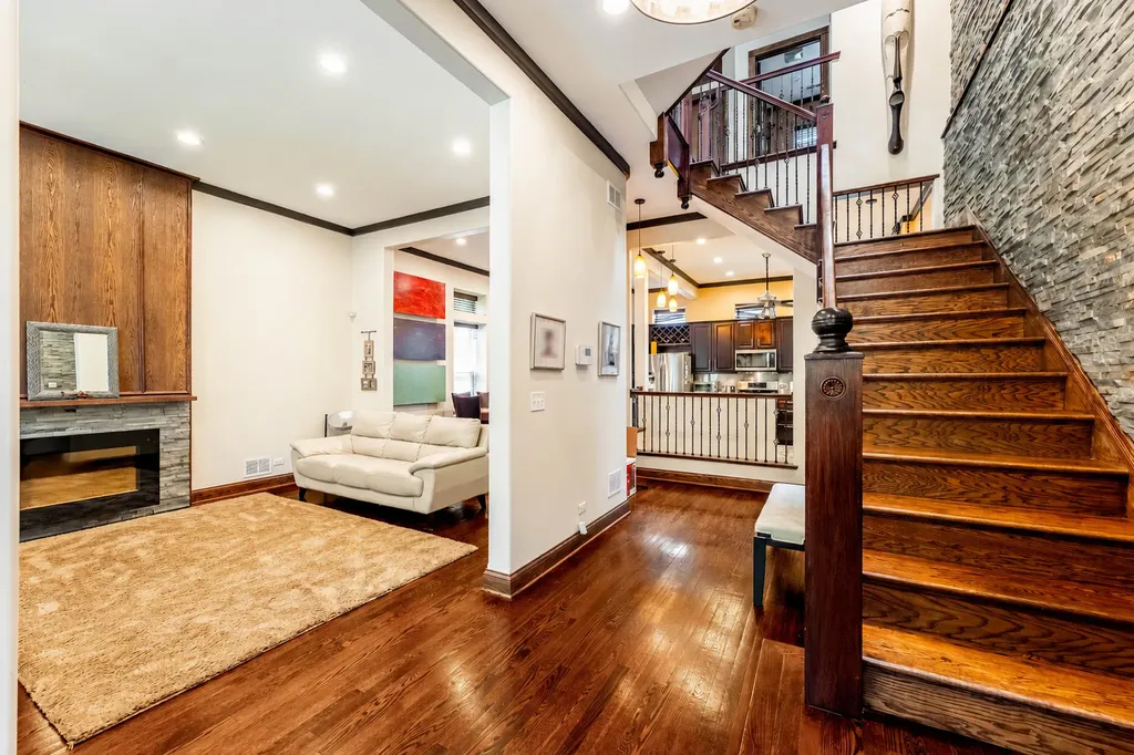 4126 South Lake Park Avenue Chicago IL 60653