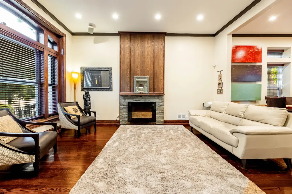 4126 South Lake Park Avenue Chicago IL 60653