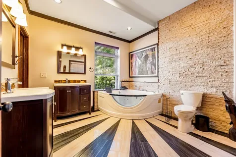 4126 South Lake Park Avenue Chicago IL 60653
