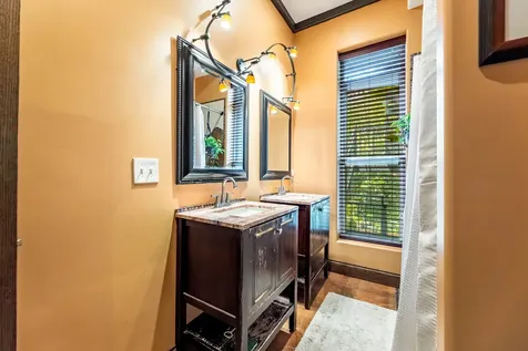 4126 South Lake Park Avenue Chicago IL 60653