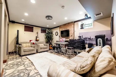 4126 South Lake Park Avenue Chicago IL 60653