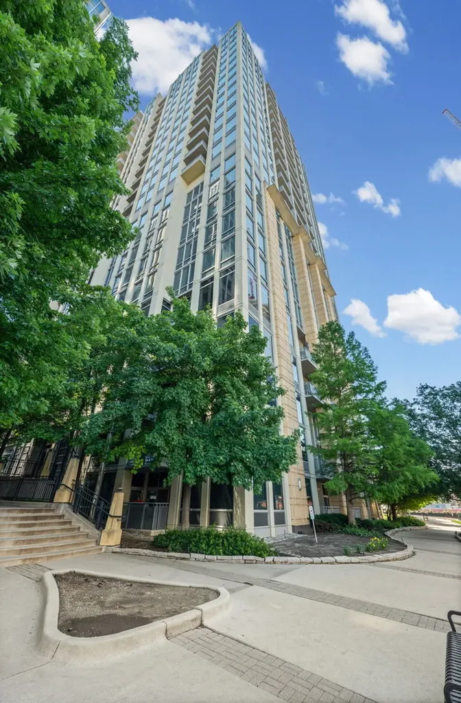 700 North Larrabee Street Chicago IL 60654