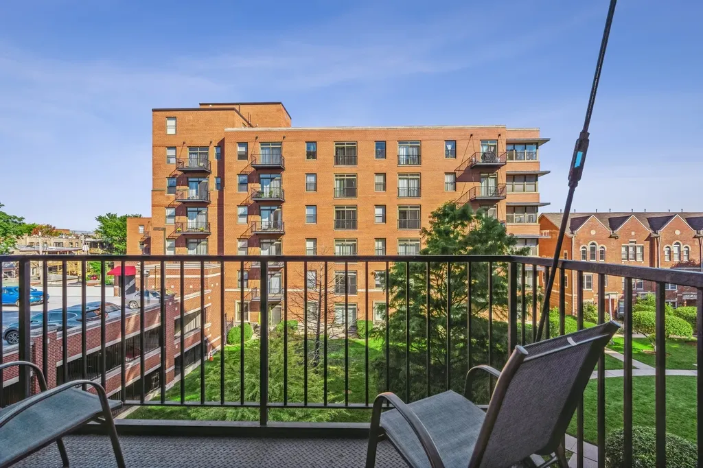 1000 East 53rd Street Chicago IL 60615