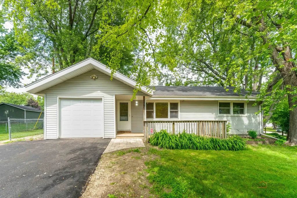 200 South Beck Road Lindenhurst IL 60046