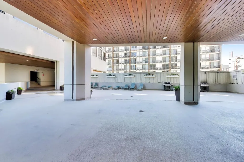 345 West Fullerton Parkway Chicago IL 60614