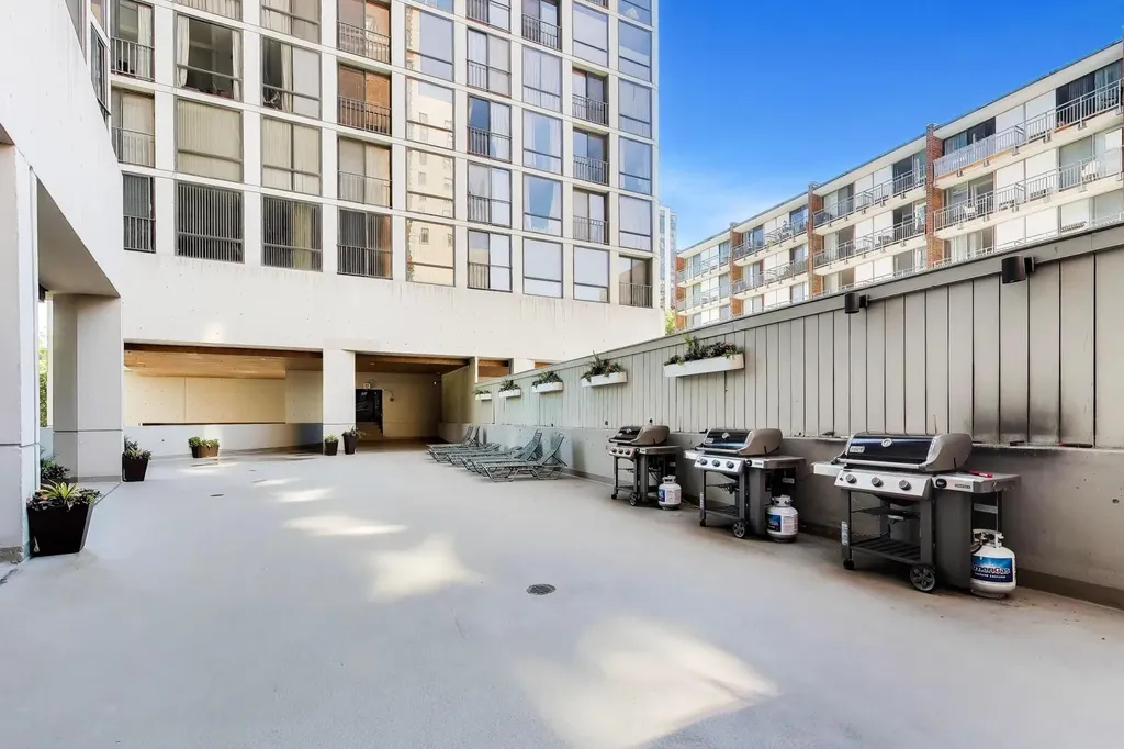 345 West Fullerton Parkway Chicago IL 60614