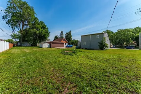 8638 Central Avenue Burbank IL 60459