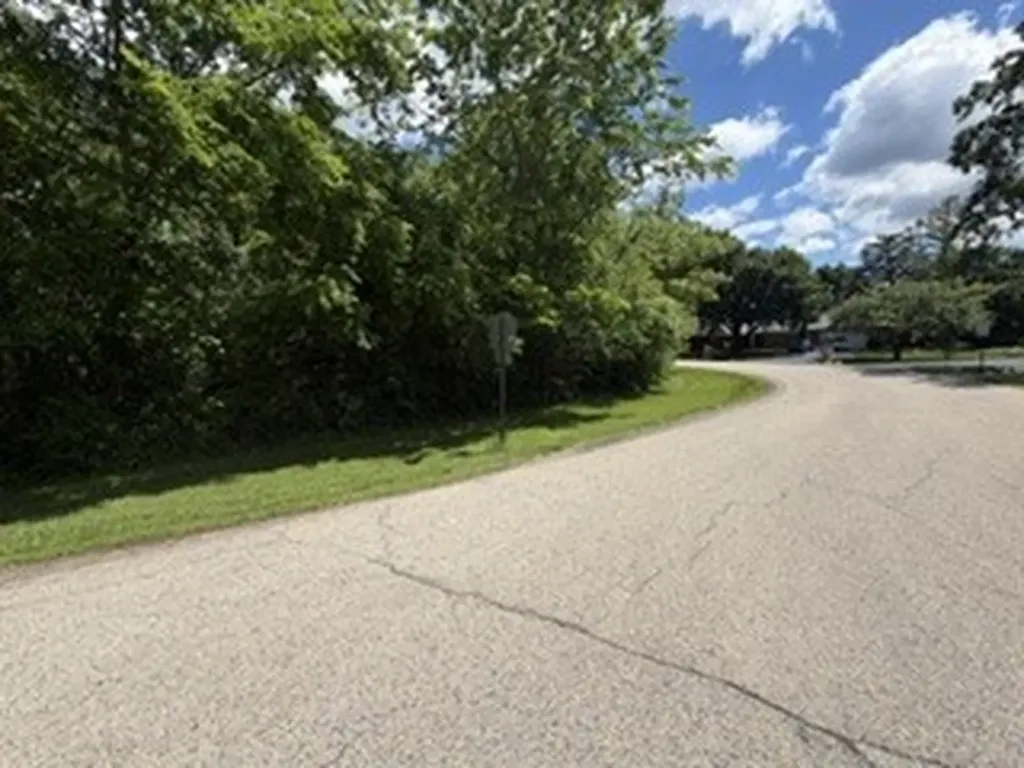 24272 West Bayview Road Antioch IL 60002