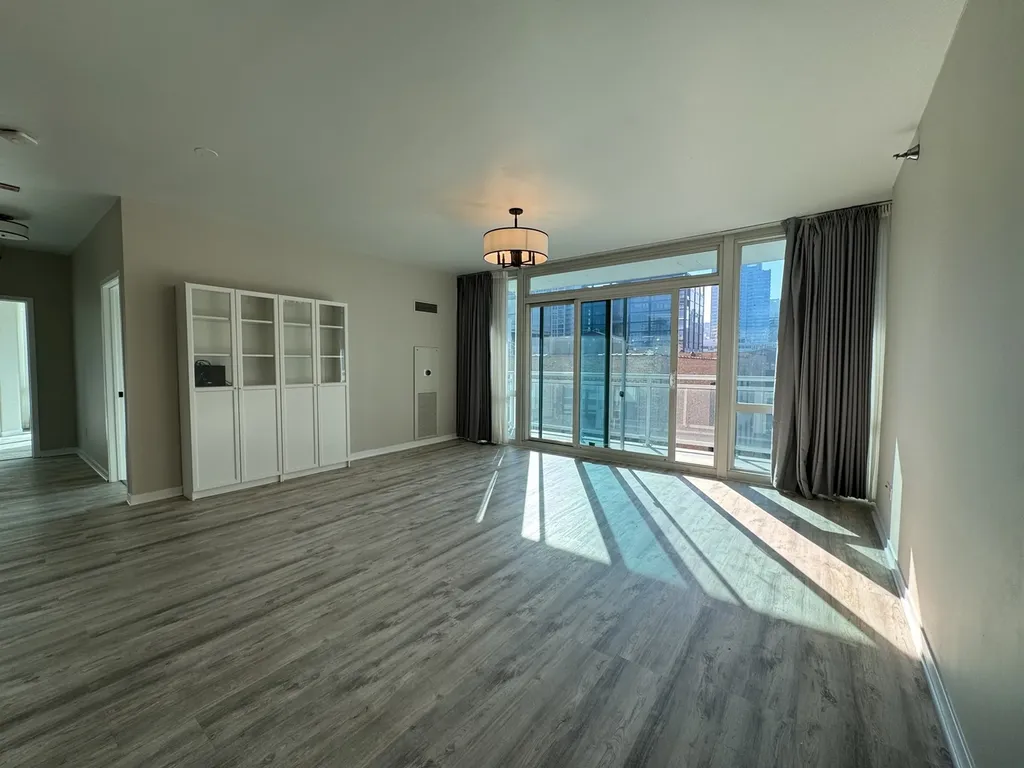 757 North Orleans Street Chicago IL 60654