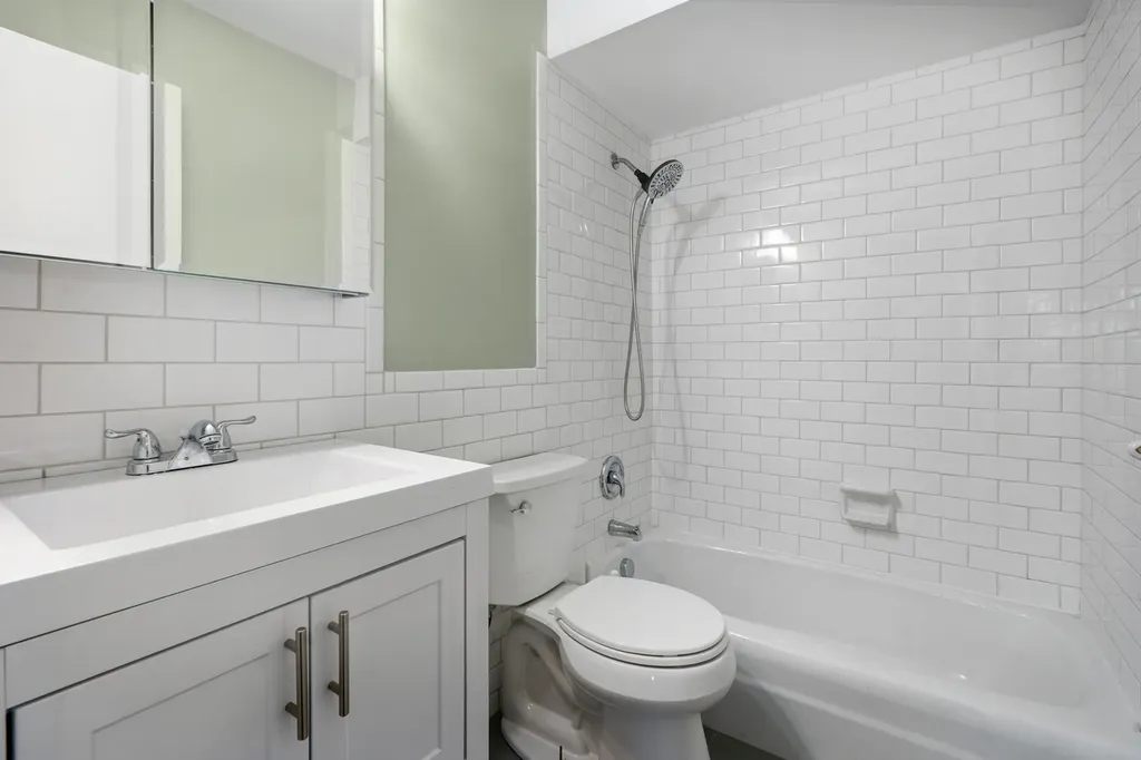 4623 North Chester Avenue Chicago IL 60656
