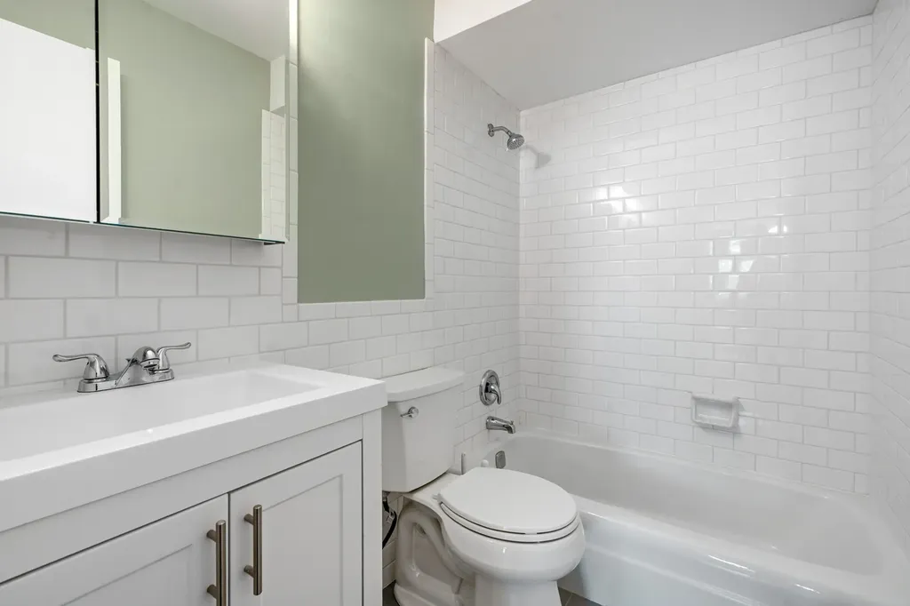 4623 North Chester Avenue Chicago IL 60656