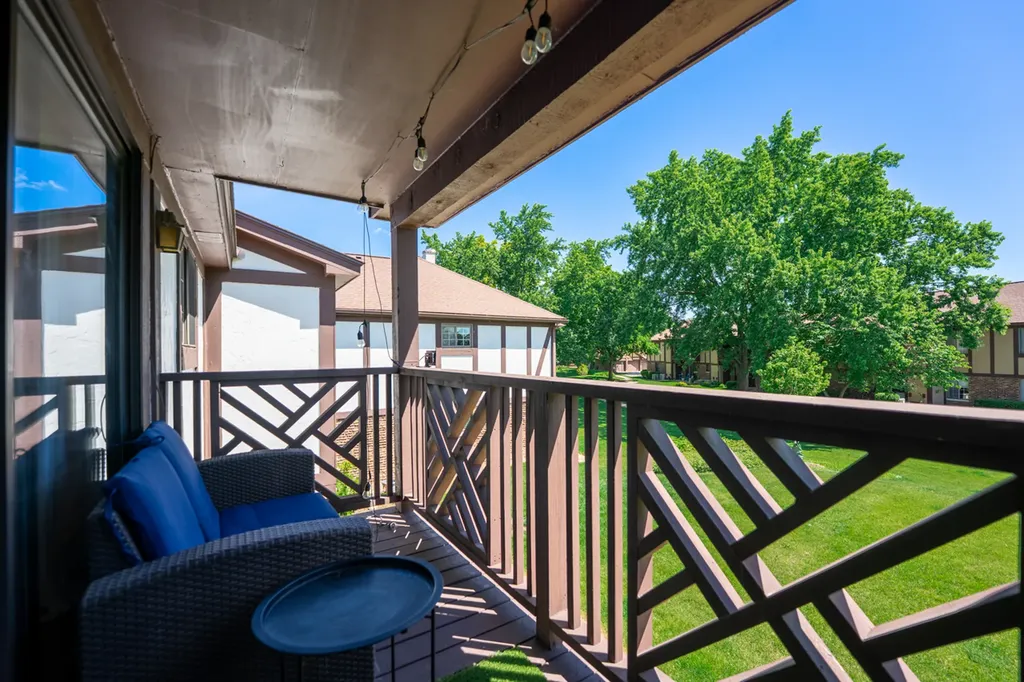 1753 Plymouth Court Wheaton IL 60189