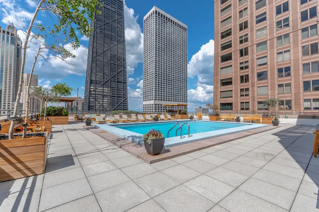 777 North Michigan Avenue Chicago IL 60611