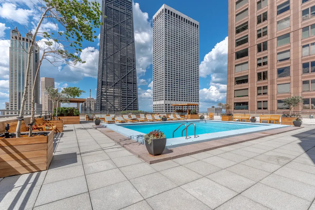 777 North Michigan Avenue Chicago IL 60611
