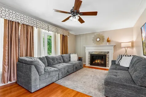 9352 South Ridgeway Avenue Evergreen Park IL 60805