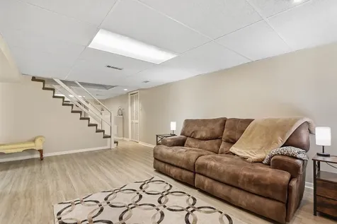 9352 South Ridgeway Avenue Evergreen Park IL 60805