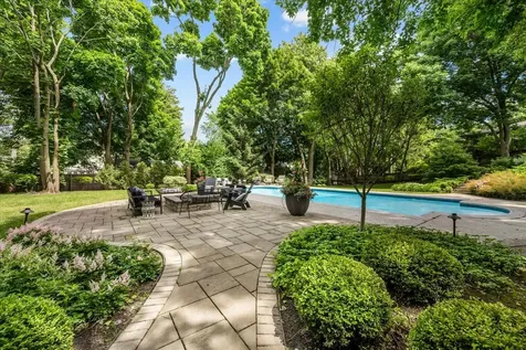 605 Arbor Vitae Road Winnetka IL 60093