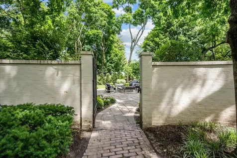 605 Arbor Vitae Road Winnetka IL 60093