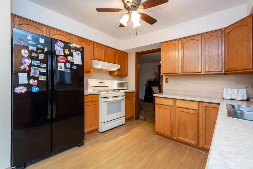 40581 North Sunset Drive Antioch IL 60002