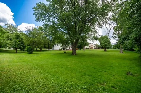 40581 North Sunset Drive Antioch IL 60002