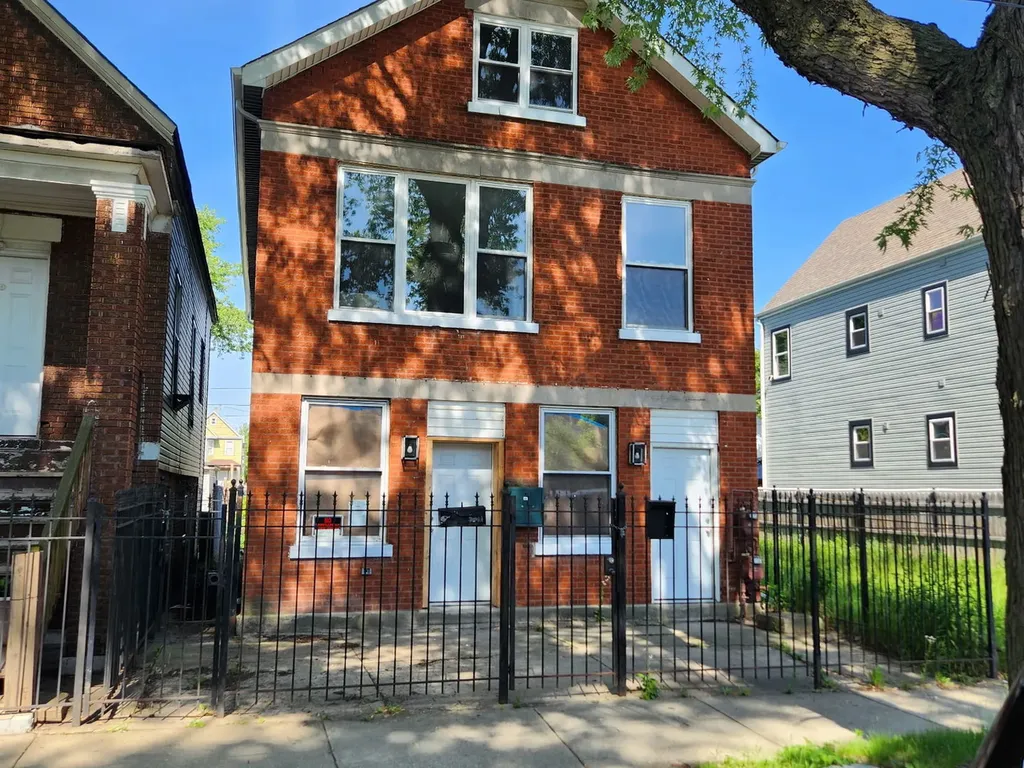 5320 South Laflin Street Chicago IL 60609
