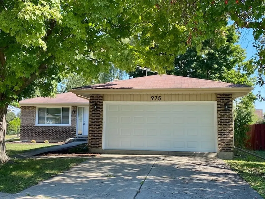 975 Dearborn Circle Carol Stream IL 60188
